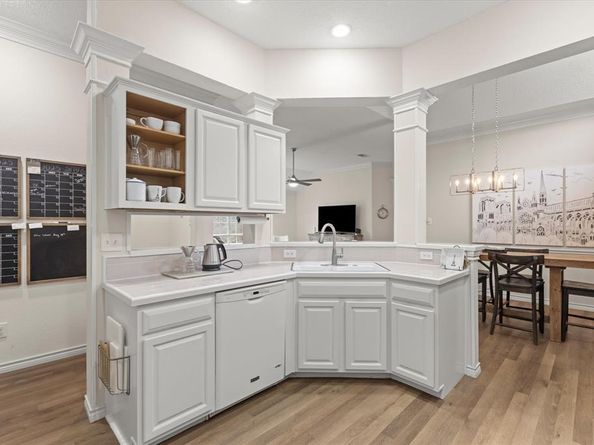 225  Wellington Road , Irving Texas 75063