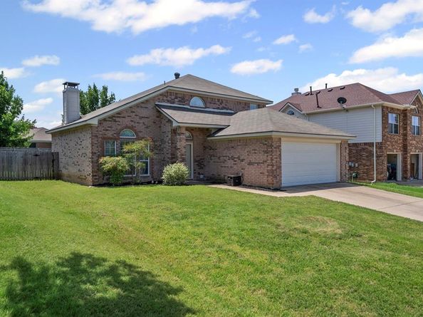 618  Dorchester Lane , Mansfield Texas 76063
