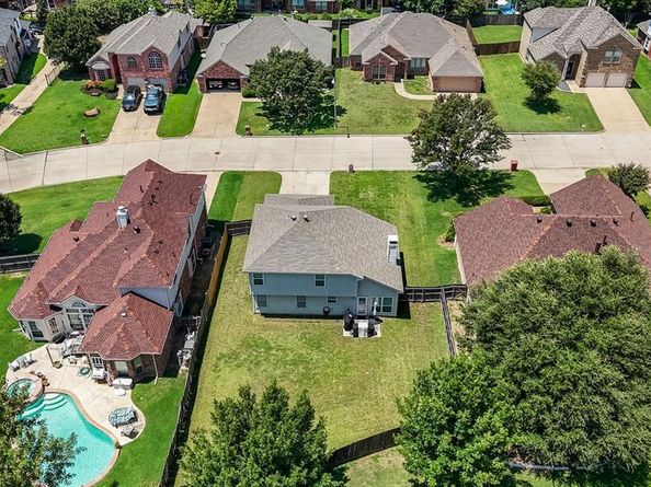 618  Dorchester Lane , Mansfield Texas 76063