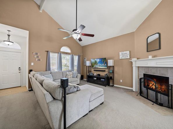 618  Dorchester Lane , Mansfield Texas 76063