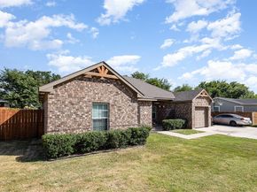 1746  Fordham Road , Dallas Texas 75216