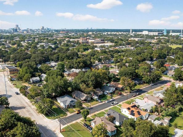 2814  Twyman Avenue , Dallas Texas 75215