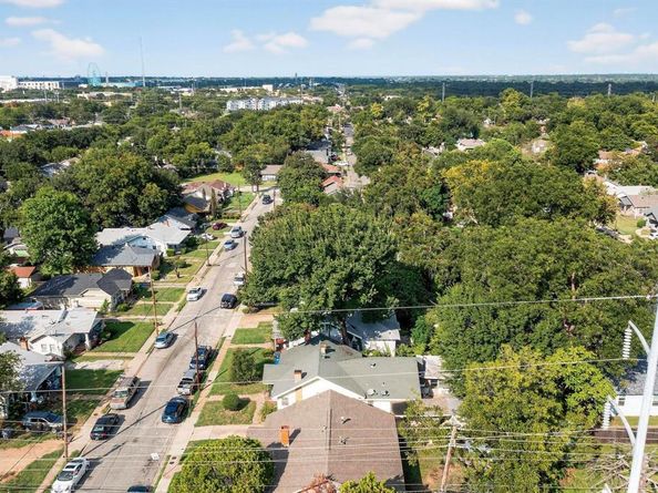 2814  Twyman Avenue , Dallas Texas 75215