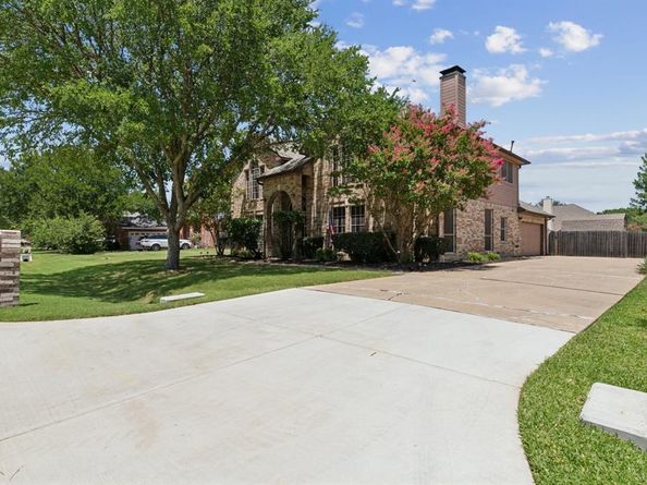 2027  Buffalo Bend Drive , Lewisville Texas 75067
