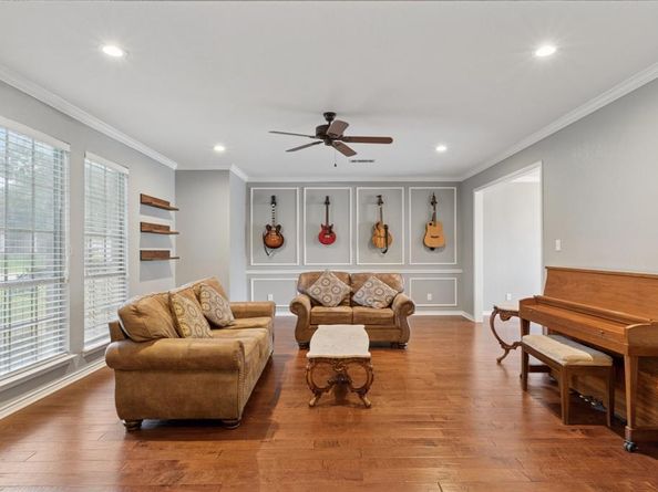 2027  Buffalo Bend Drive , Lewisville Texas 75067
