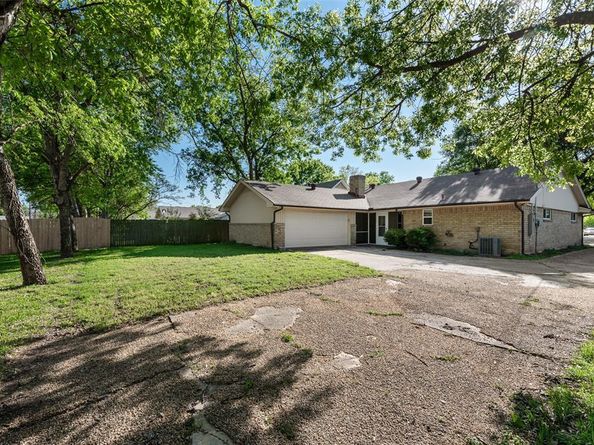 2701  Magnolia Drive , Irving Texas 75062
