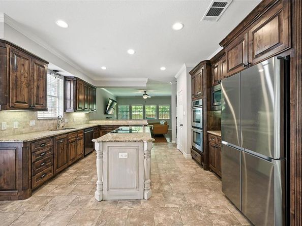 913  Hills Creek Drive , McKinney Texas 75072