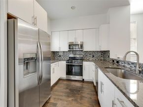3200  Ross Avenue  28, Dallas Texas 75204