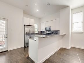 3200  Ross Avenue  28, Dallas Texas 75204