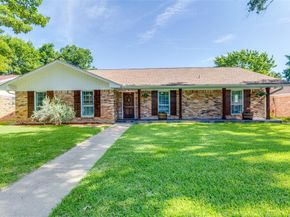 2203  Briarwood Boulevard , Arlington Texas 76013