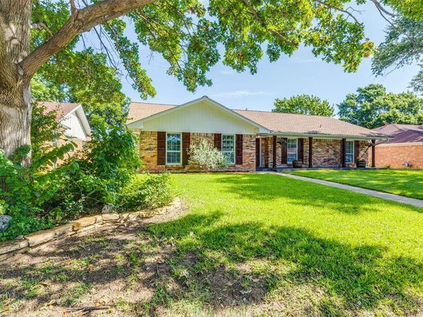 2203  Briarwood Boulevard , Arlington Texas 76013
