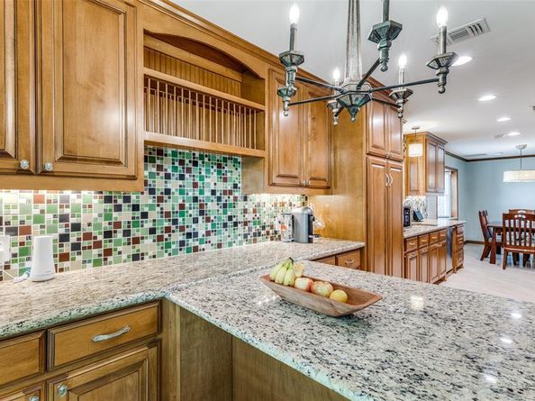 2203  Briarwood Boulevard , Arlington Texas 76013