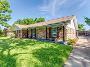2203  Briarwood Boulevard , Arlington Texas 76013