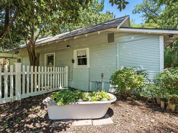 1004 W Avenue  E, Garland Texas 75040