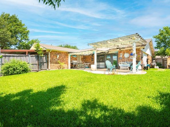 2206  Red Bluff Drive , Carrollton Texas 75007