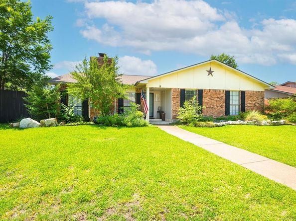 2206  Red Bluff Drive , Carrollton Texas 75007