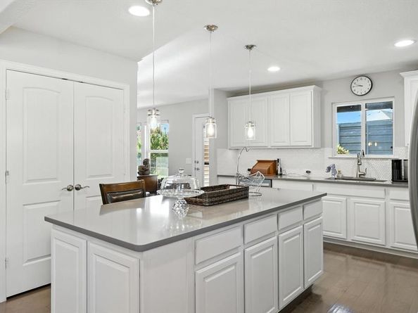 808  Freedom Lane , Little Elm Texas 76227