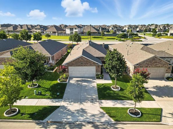 808  Freedom Lane , Little Elm Texas 76227