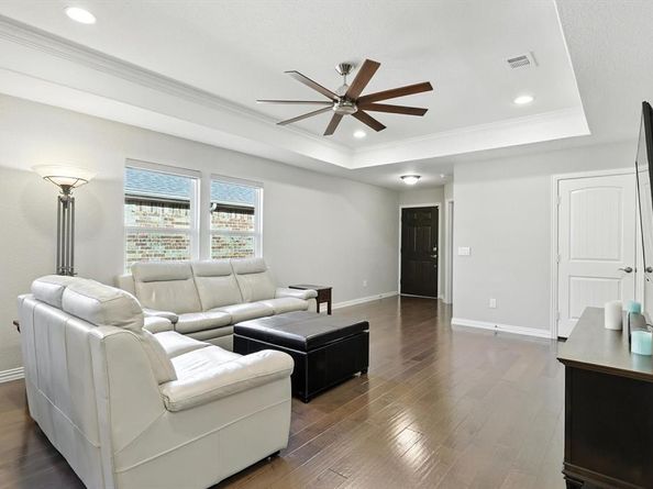 808  Freedom Lane , Little Elm Texas 76227