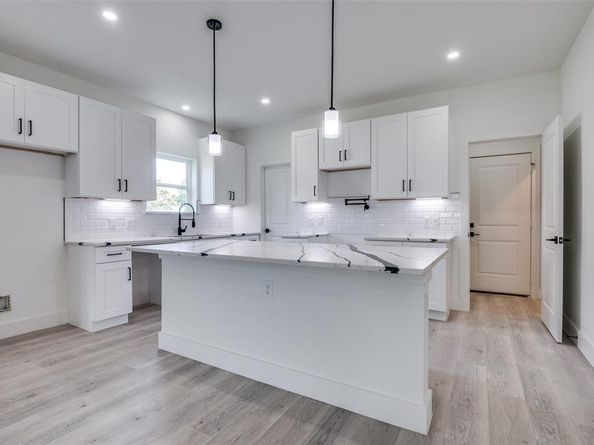 3413  Wendelkin Street , Dallas Texas 75215