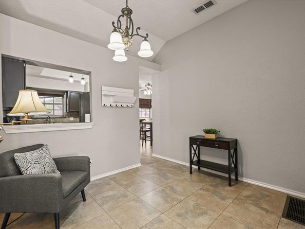 8737  Sabinas Trail , Fort Worth Texas 76118