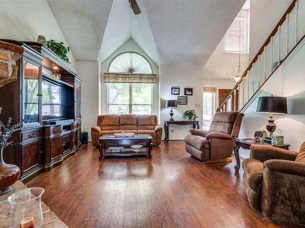 1405  Mapleton Court , Arlington Texas 76018