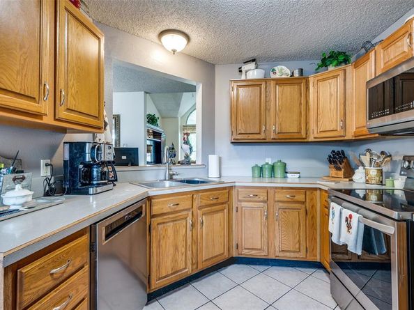 1405  Mapleton Court , Arlington Texas 76018