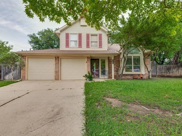 1405  Mapleton Court , Arlington Texas 76018