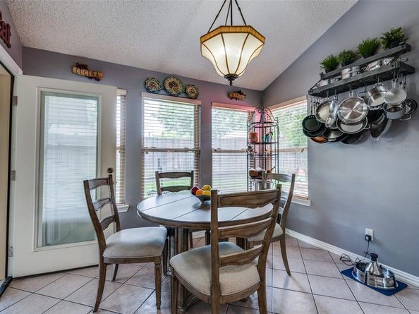 1405  Mapleton Court , Arlington Texas 76018
