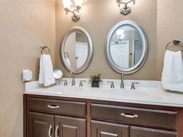 1405  Mapleton Court , Arlington Texas 76018