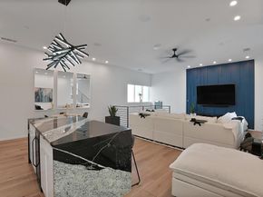 2001 N Prairie Avenue  106, Dallas Texas 75204