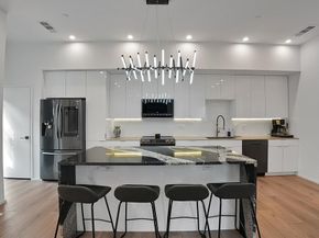 2001 N Prairie Avenue  106, Dallas Texas 75204