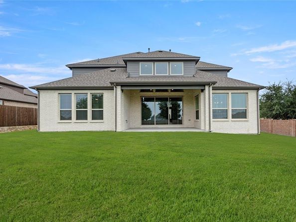 503  Curtiss  , Fate Texas 75087