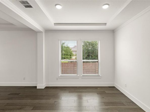 503  Curtiss  , Fate Texas 75087