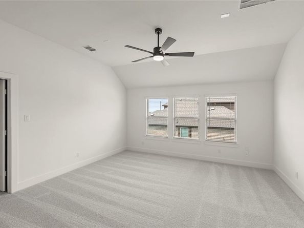 503  Curtiss  , Fate Texas 75087
