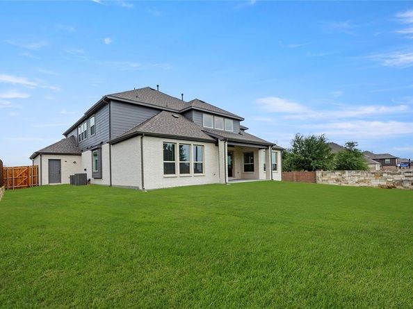 503  Curtiss  , Fate Texas 75087