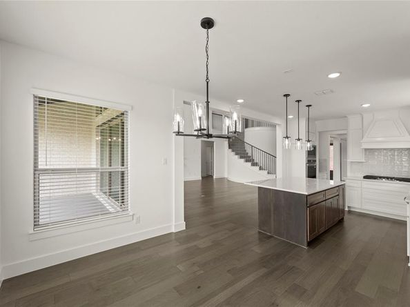 503  Curtiss  , Fate Texas 75087