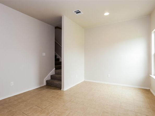 1612  Chivalry Lane , Fort Worth Texas 76140