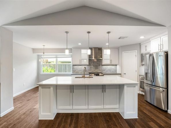 4132  Candlenut Lane , Dallas Texas 75244
