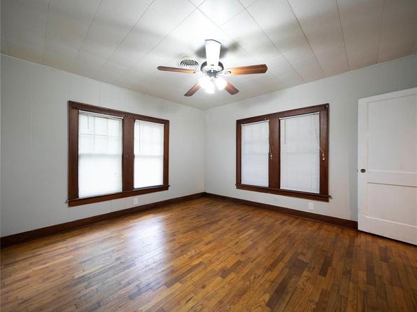1013 N Locust Street , Denton Texas 76201