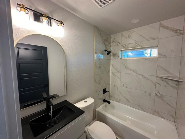 149  Parkwood Avenue , Arlington Texas 76013