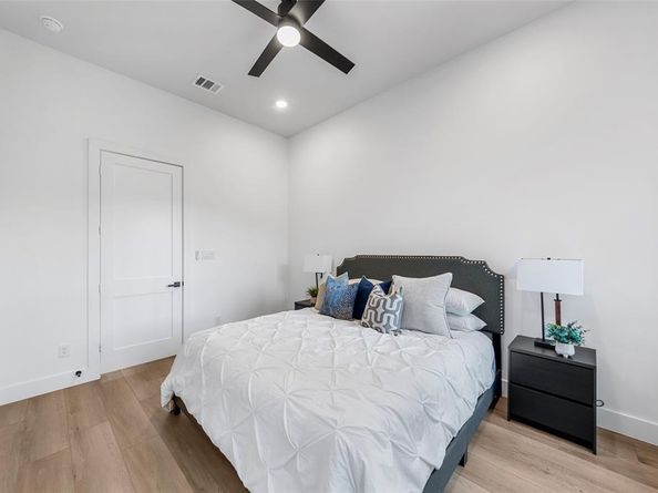 1115  Muncie Avenue , Dallas Texas 75212