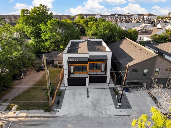 1115  Muncie Avenue , Dallas Texas 75212