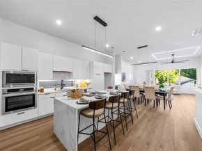 1115  Muncie Avenue , Dallas Texas 75212