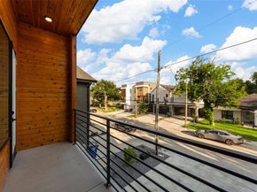 1115  Muncie Avenue , Dallas Texas 75212