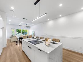 1115  Muncie Avenue , Dallas Texas 75212