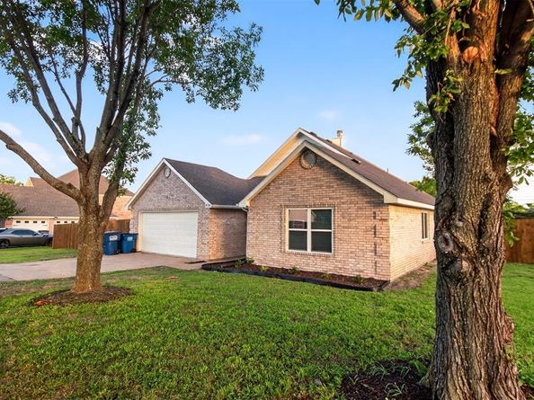 416  Griffin Street , Lancaster Texas 75146