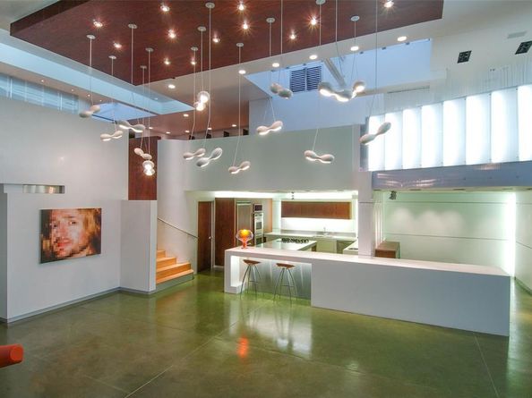 3004  Main Street , Dallas Texas 75226