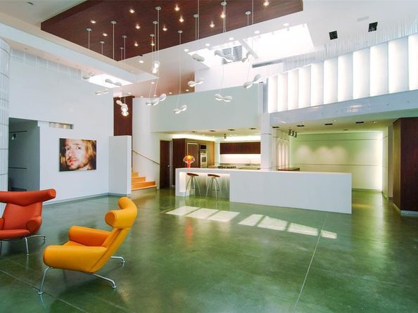 3004  Main Street , Dallas Texas 75226