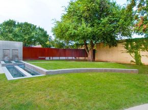 3004  Main Street , Dallas Texas 75226